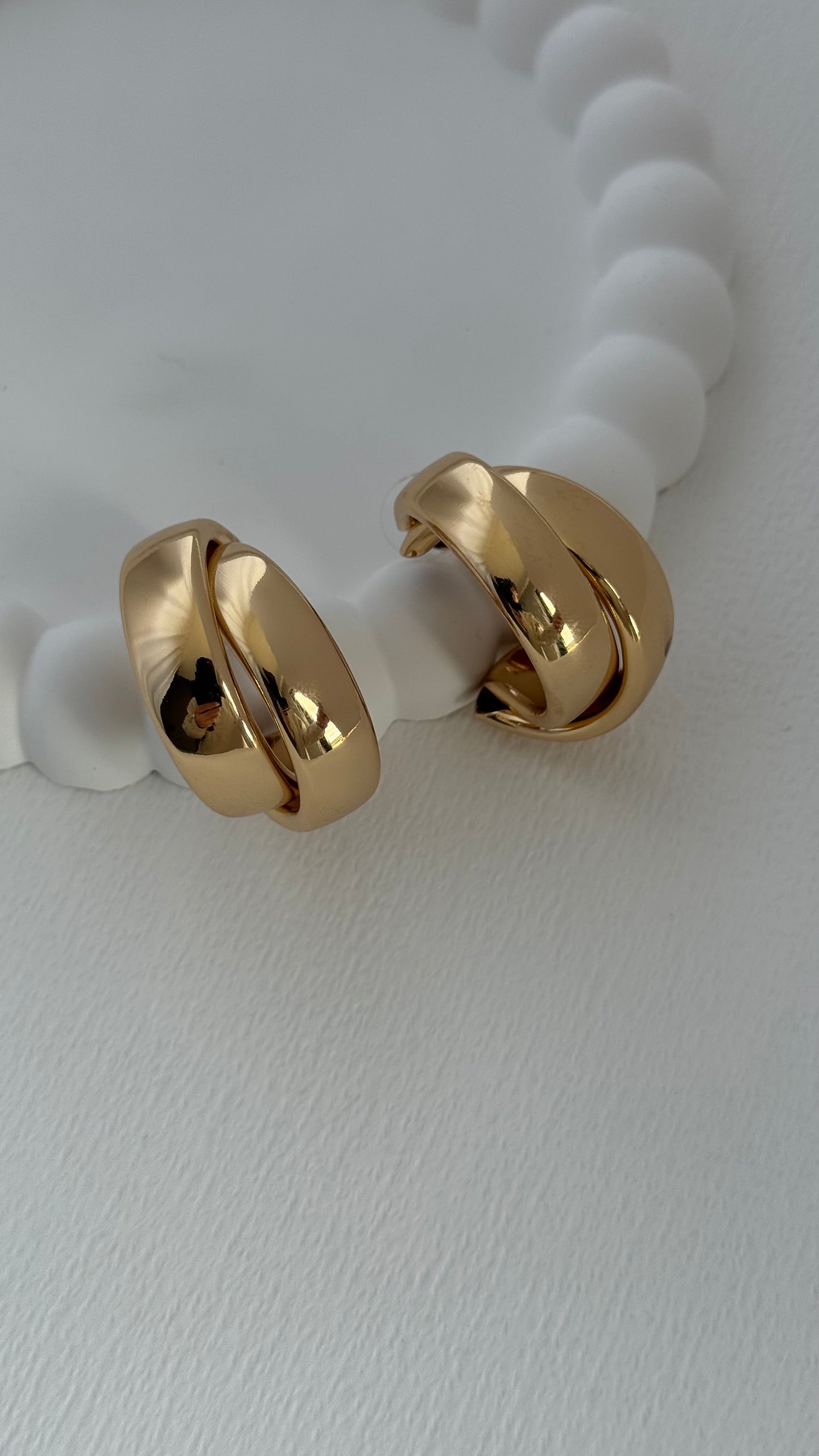 Zarif Form Gold Küpe
