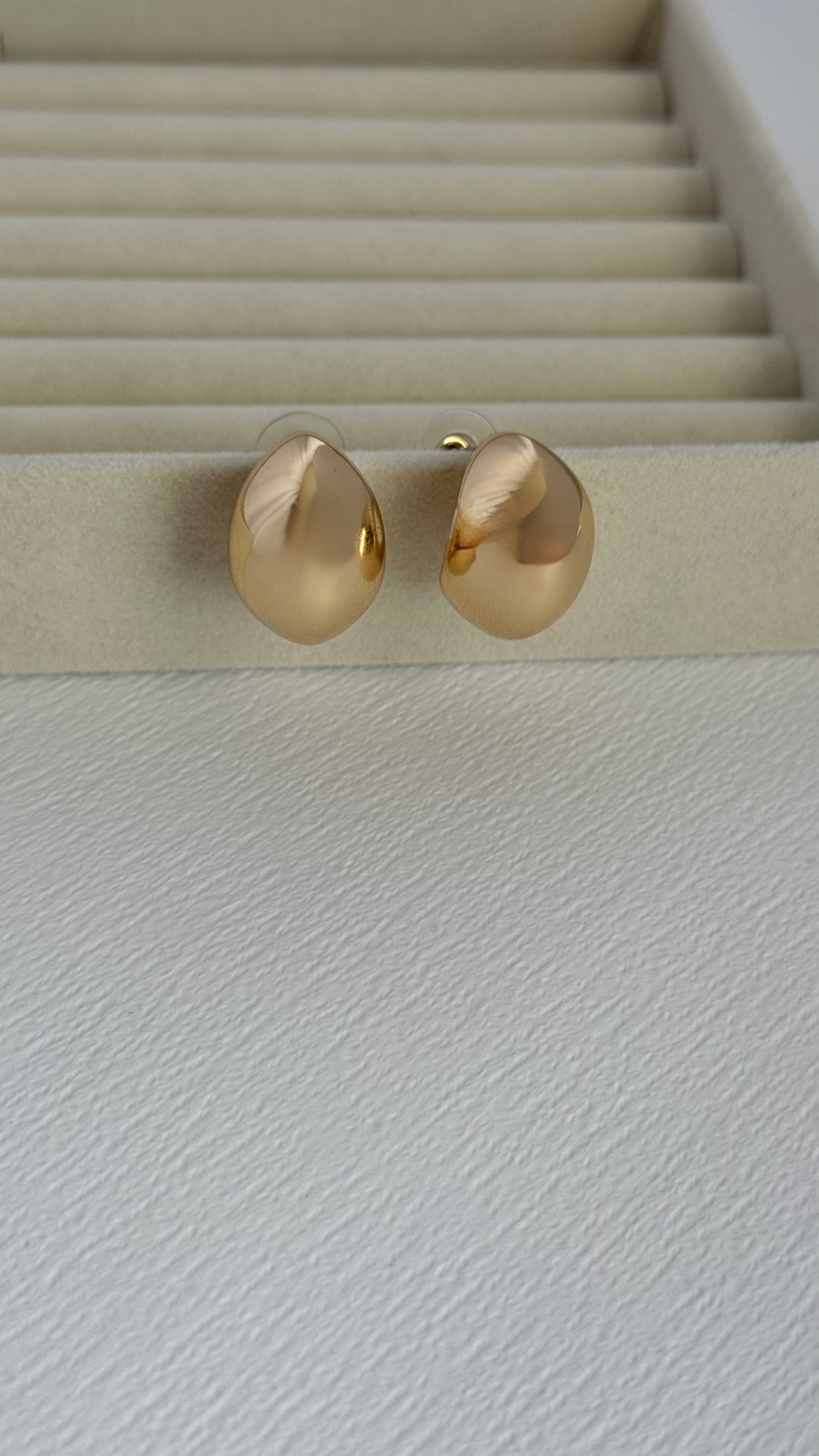 Ay Model Gold Küpe