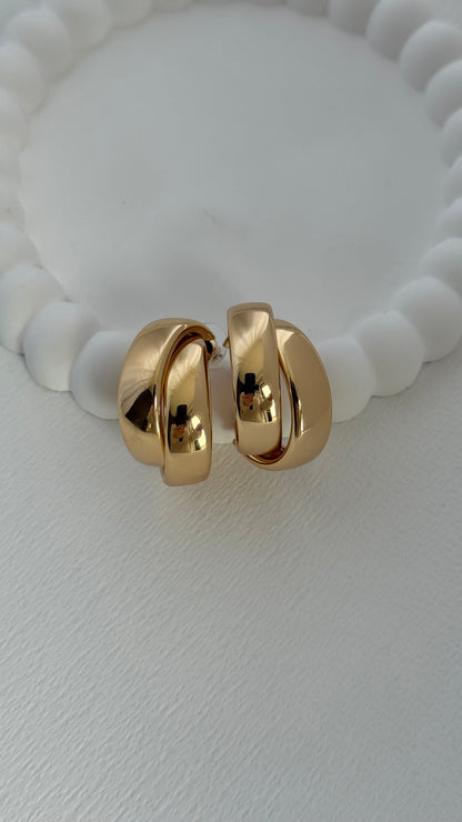 Zarif Form Gold Küpe
