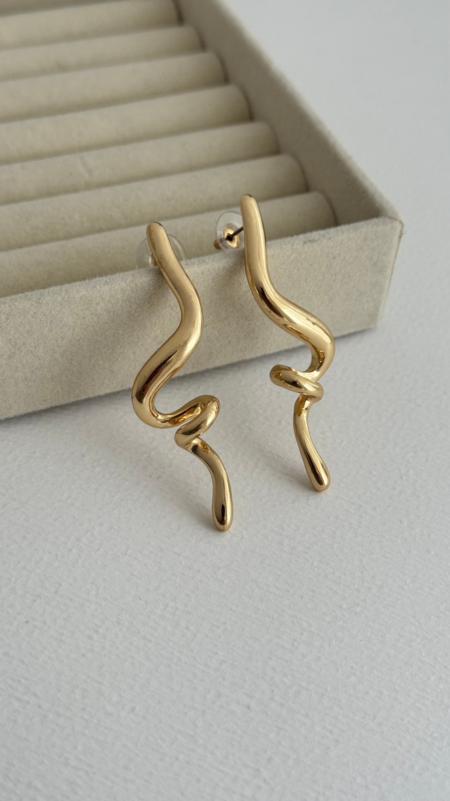 Özel Seri Soyut Çubuk Tasarım Gold Küpe