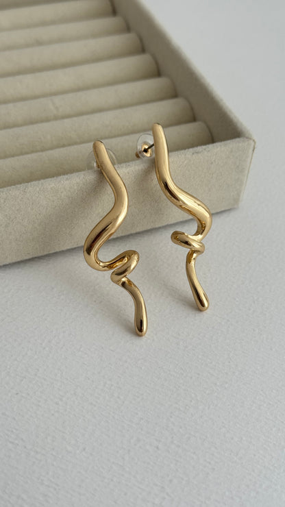 Özel Seri Soyut Çubuk Tasarım Gold Küpe