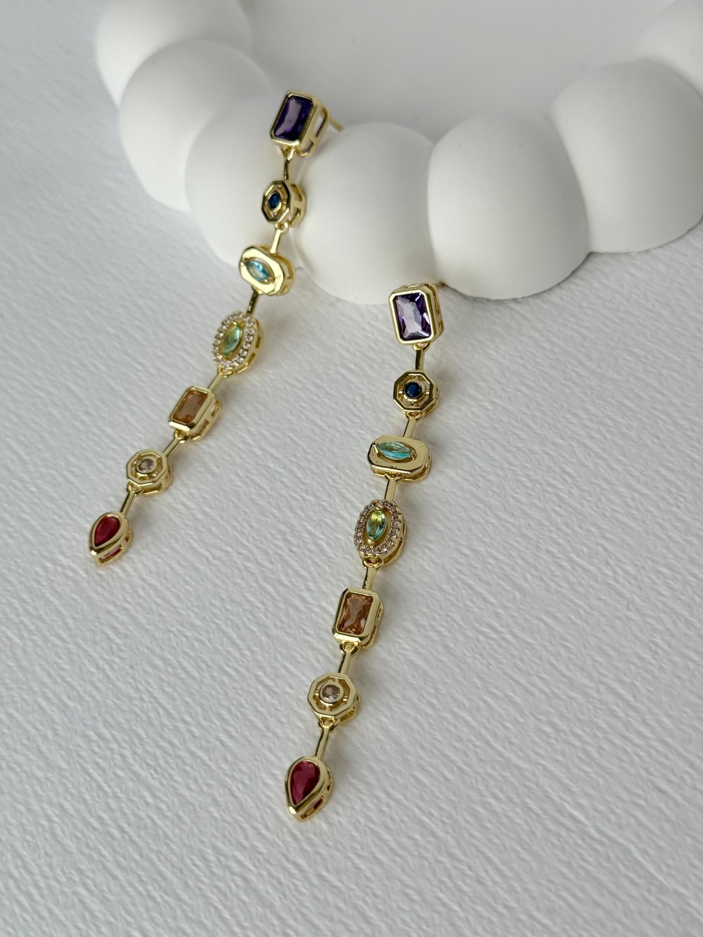 Çoklu Taş Zarafet Renkli Gold Küpe