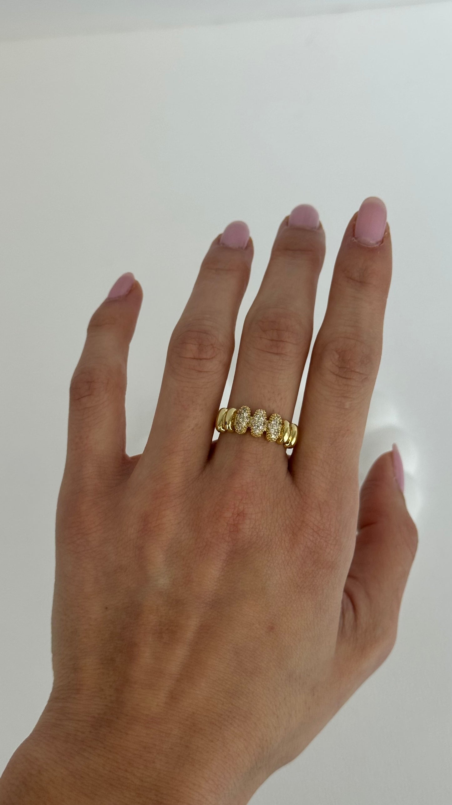 Sıralı Zirkon Taşlı Oval Tasarım Ayarlanabilir Gold Yüzük