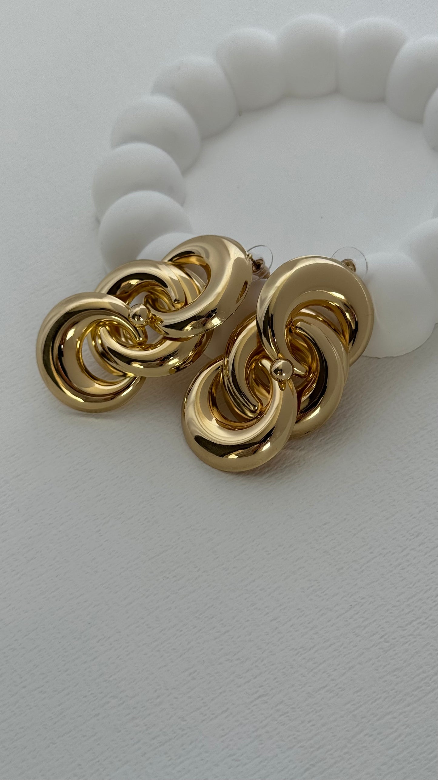 İç içe Üç Halka Tasarım Gold Küpe