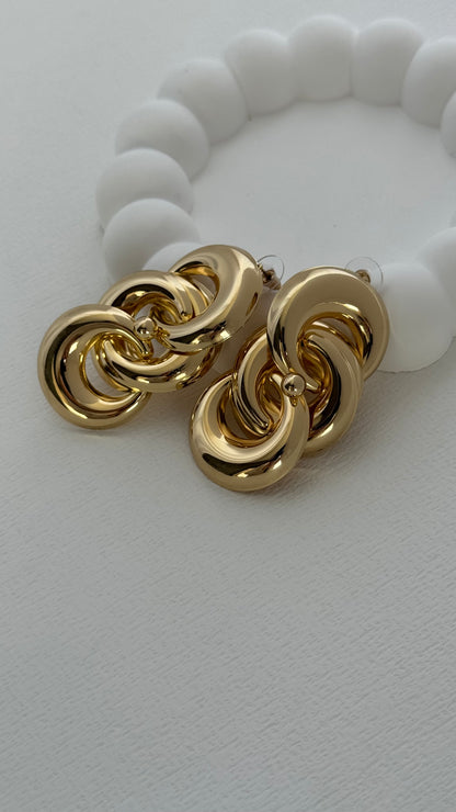 İç içe Üç Halka Tasarım Gold Küpe