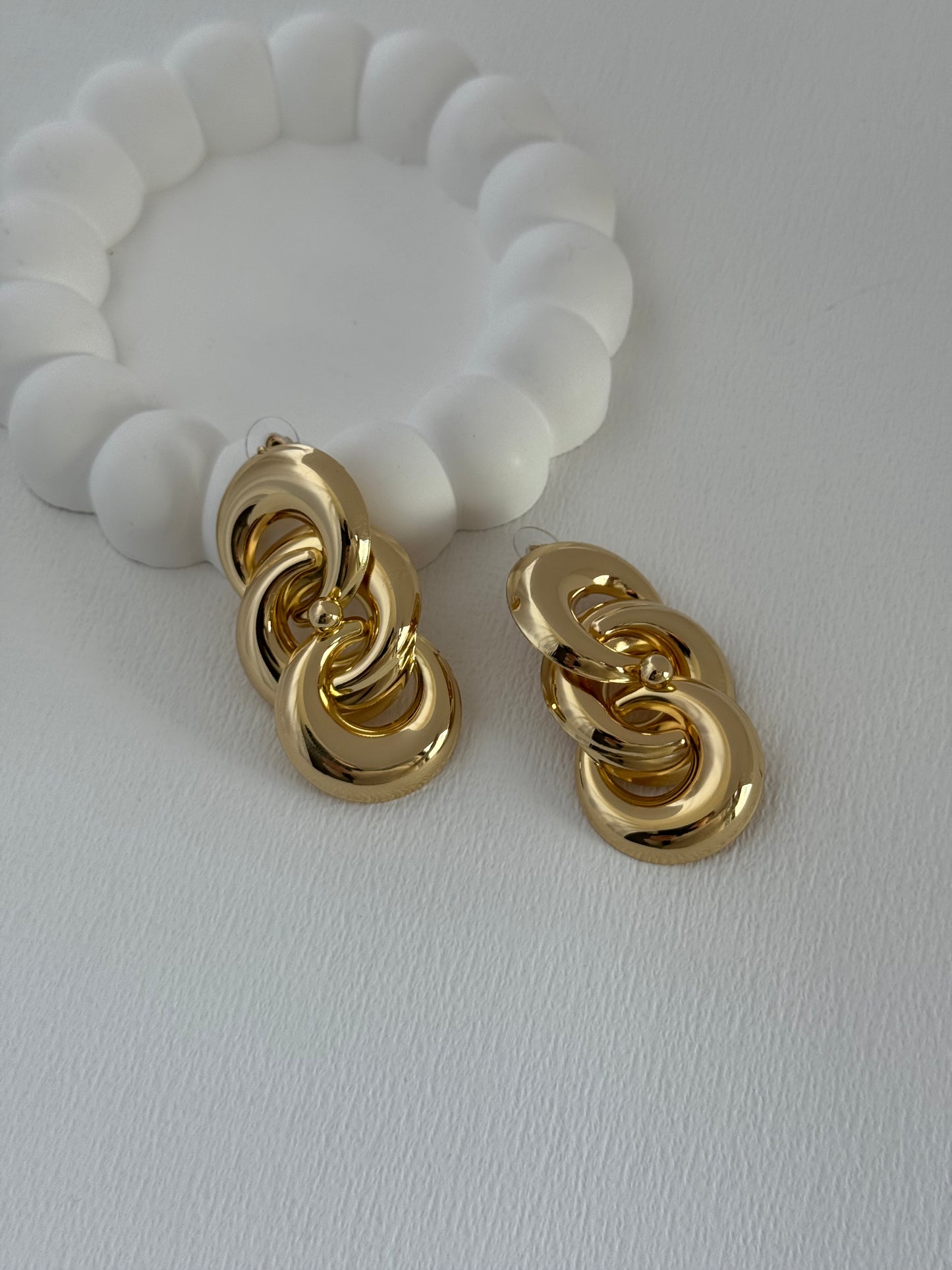 İç içe Üç Halka Tasarım Gold Küpe