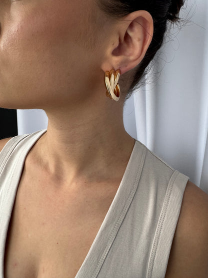 Geometrik Üçlü Kıvrım Gold Küpe ￼