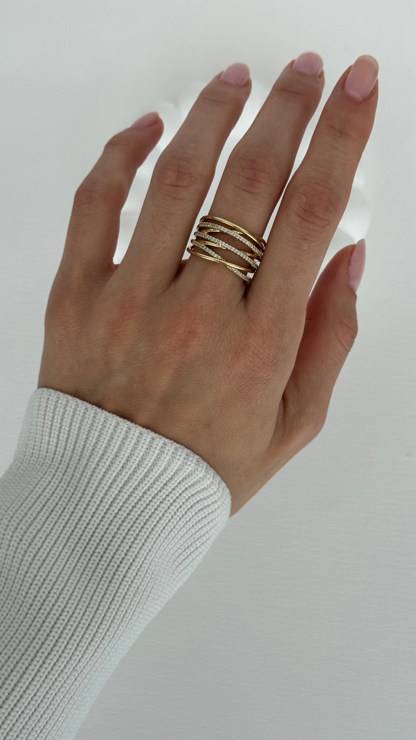 Özel Seri Zirkon Taşlı Geometrik Tasarım Gold Yüzük