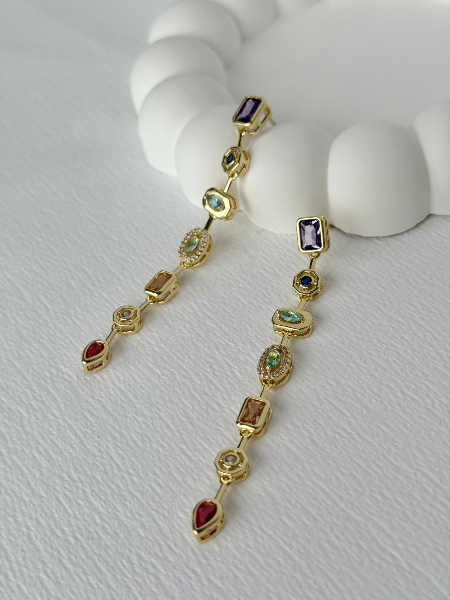 Çoklu Taş Zarafet Renkli Gold Küpe
