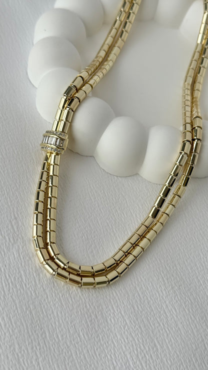 Baget Charm Detaylı Altın Kolye